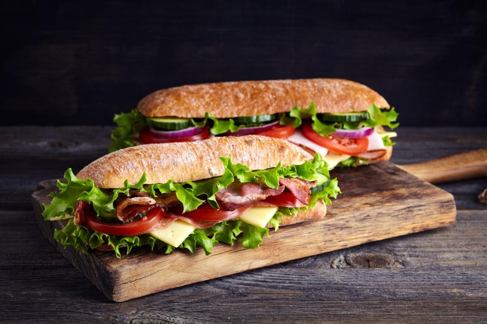 Sandwich à la demande près de Férin